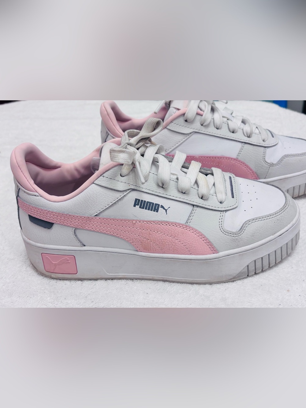 Almost Brand New Women’s Puma Sneakers - Size 8.5 USA / 39 Euro / 6 UK - Box 14